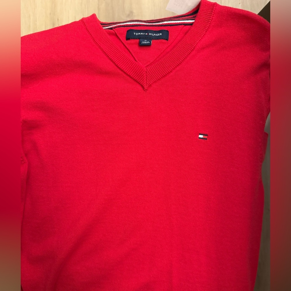 Tommy Hilfiger Men's Red V-Neck Sweater